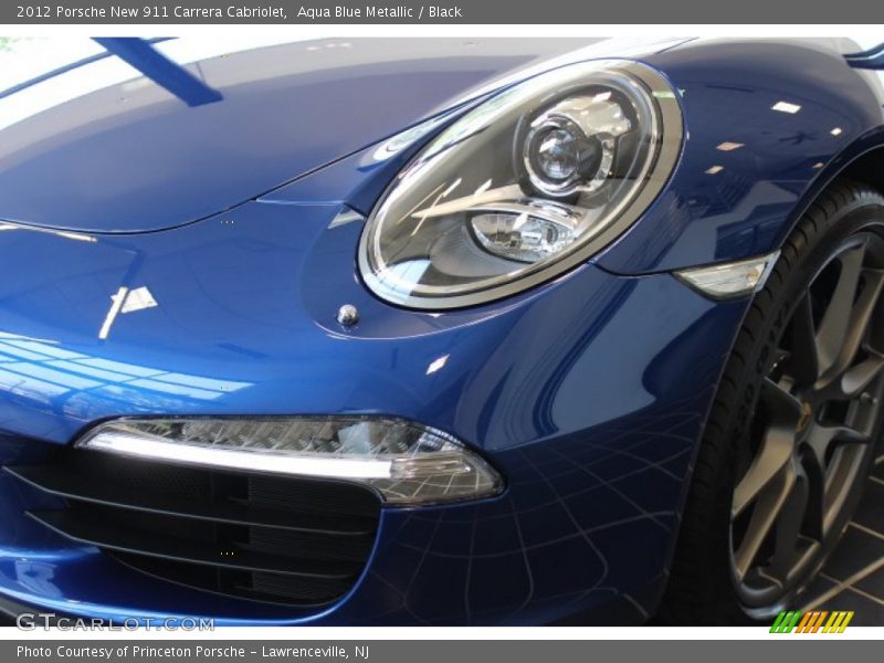 Front running lights - 2012 Porsche New 911 Carrera Cabriolet