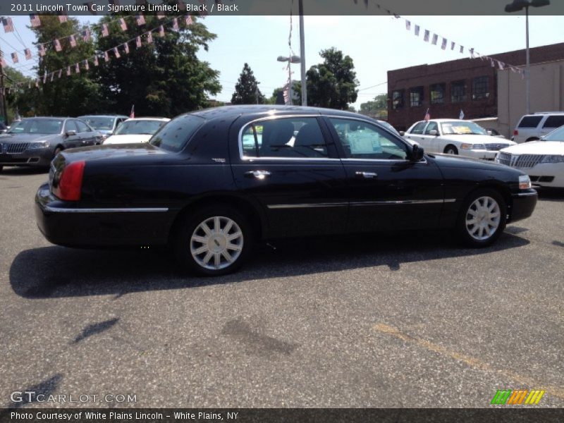 Black / Black 2011 Lincoln Town Car Signature Limited