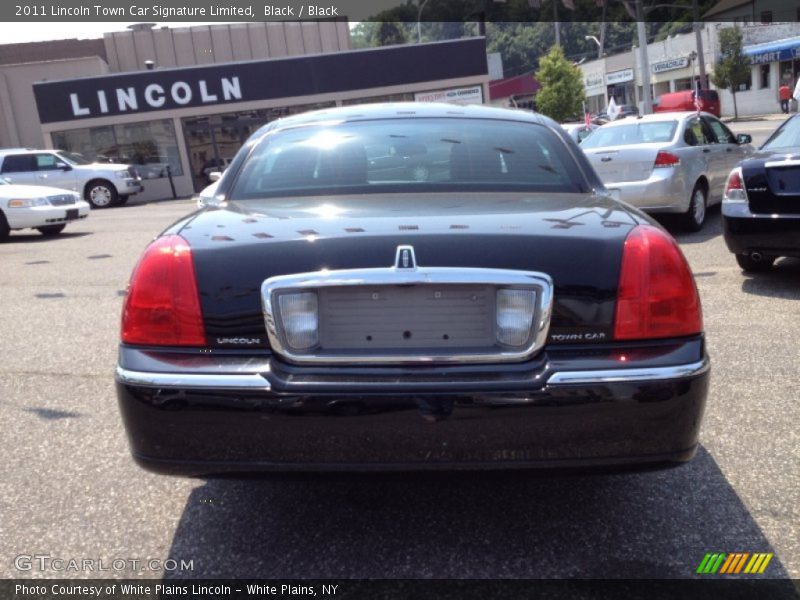 Black / Black 2011 Lincoln Town Car Signature Limited