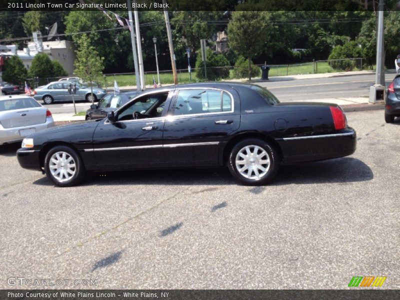 Black / Black 2011 Lincoln Town Car Signature Limited