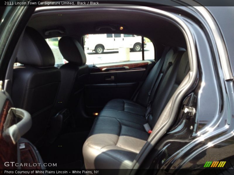 Black / Black 2011 Lincoln Town Car Signature Limited