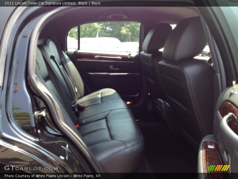 Black / Black 2011 Lincoln Town Car Signature Limited