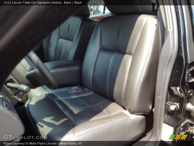 Black / Black 2011 Lincoln Town Car Signature Limited