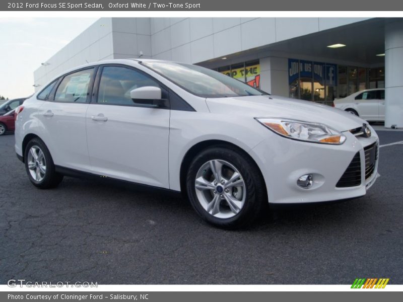 Oxford White / Two-Tone Sport 2012 Ford Focus SE Sport Sedan