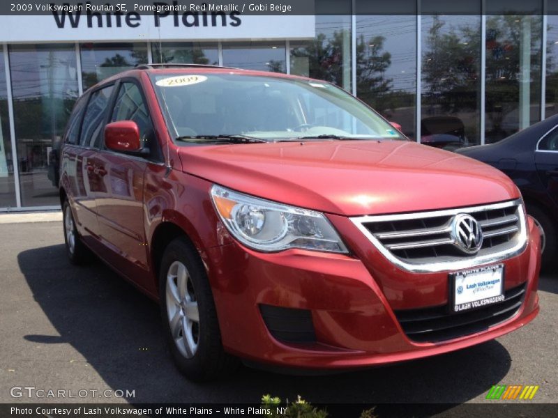 Pomegranate Red Metallic / Gobi Beige 2009 Volkswagen Routan SE