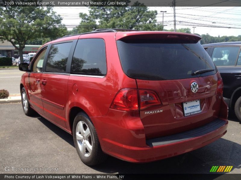 Pomegranate Red Metallic / Gobi Beige 2009 Volkswagen Routan SE
