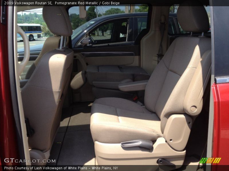 Pomegranate Red Metallic / Gobi Beige 2009 Volkswagen Routan SE