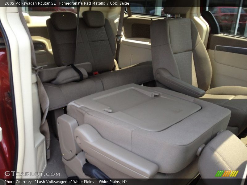 Pomegranate Red Metallic / Gobi Beige 2009 Volkswagen Routan SE