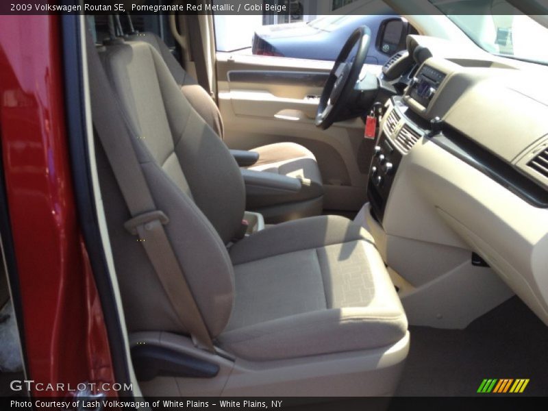 Pomegranate Red Metallic / Gobi Beige 2009 Volkswagen Routan SE