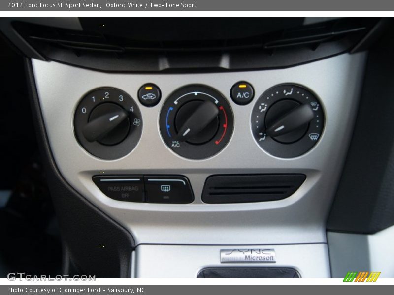 Controls of 2012 Focus SE Sport Sedan