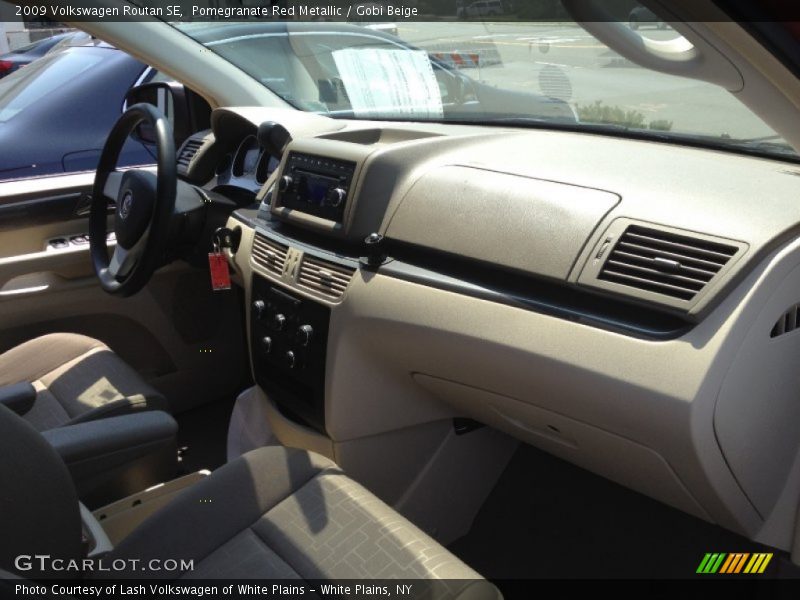 Pomegranate Red Metallic / Gobi Beige 2009 Volkswagen Routan SE