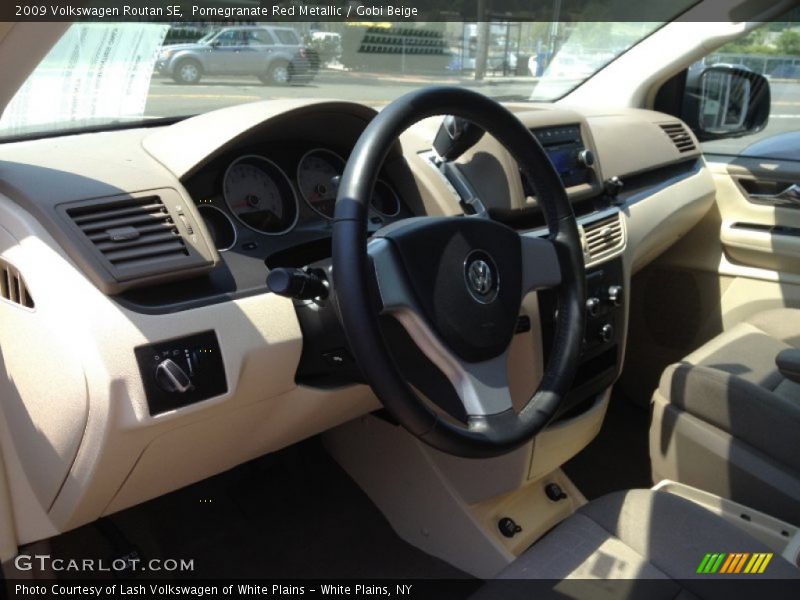 Pomegranate Red Metallic / Gobi Beige 2009 Volkswagen Routan SE