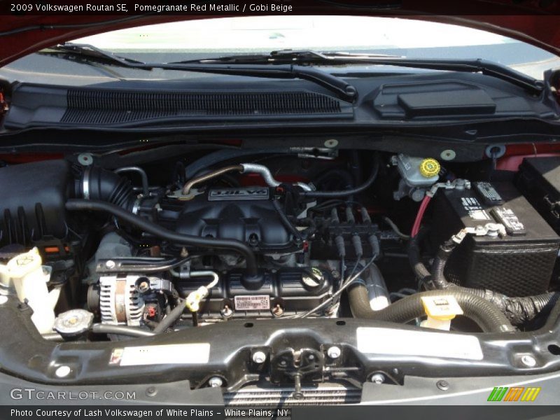 Pomegranate Red Metallic / Gobi Beige 2009 Volkswagen Routan SE