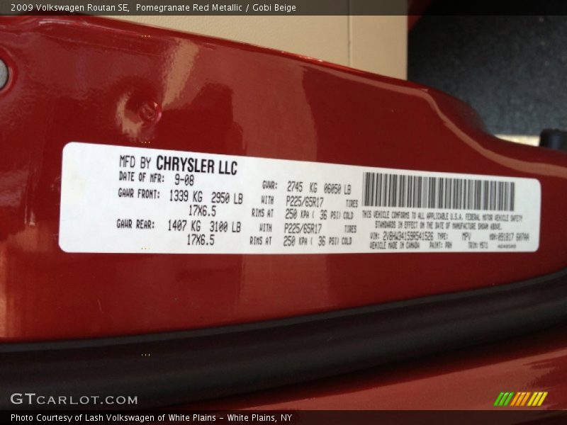 Pomegranate Red Metallic / Gobi Beige 2009 Volkswagen Routan SE