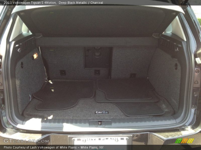 Deep Black Metallic / Charcoal 2011 Volkswagen Tiguan S 4Motion
