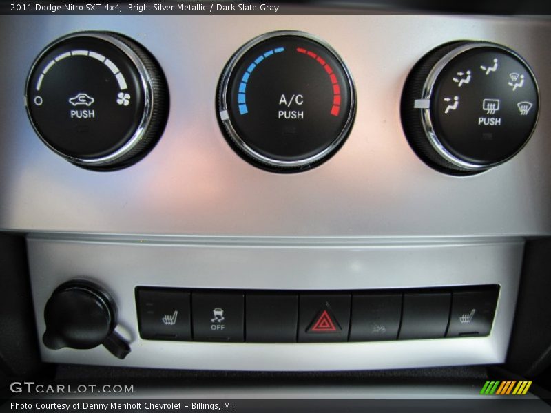 Controls of 2011 Nitro SXT 4x4
