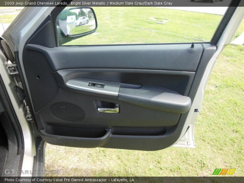 Bright Silver Metallic / Medium Slate Gray/Dark Slate Gray 2009 Jeep Grand Cherokee Laredo
