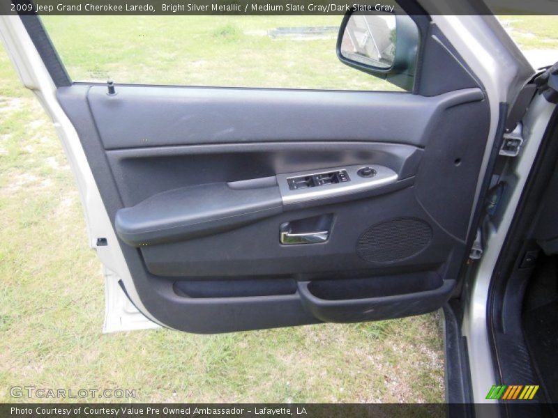 Bright Silver Metallic / Medium Slate Gray/Dark Slate Gray 2009 Jeep Grand Cherokee Laredo