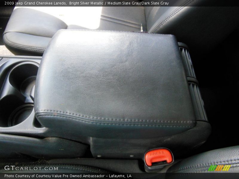 Bright Silver Metallic / Medium Slate Gray/Dark Slate Gray 2009 Jeep Grand Cherokee Laredo