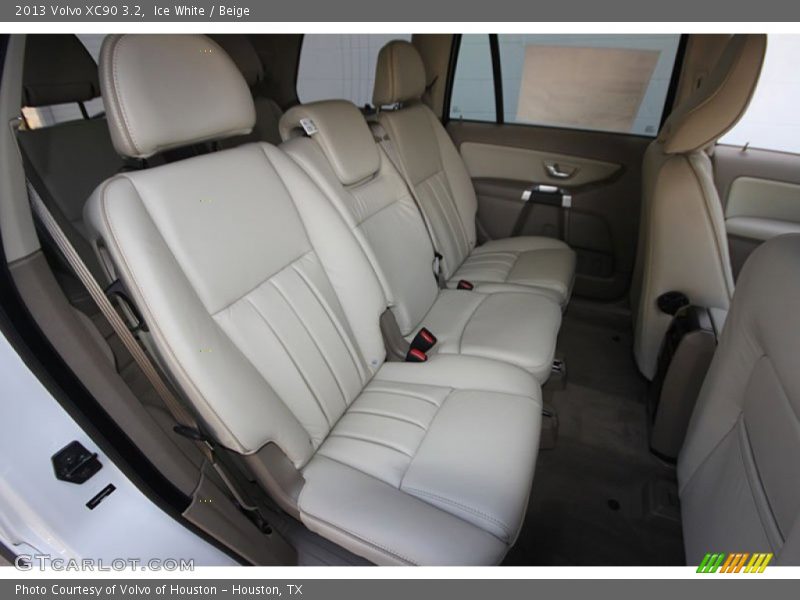 Ice White / Beige 2013 Volvo XC90 3.2