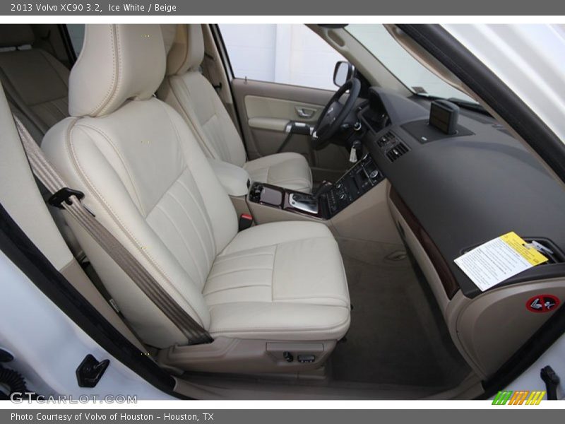 Ice White / Beige 2013 Volvo XC90 3.2
