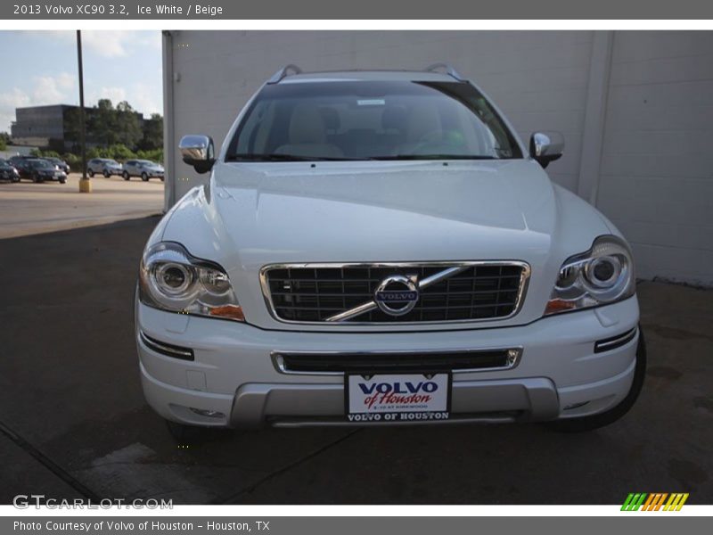 Ice White / Beige 2013 Volvo XC90 3.2