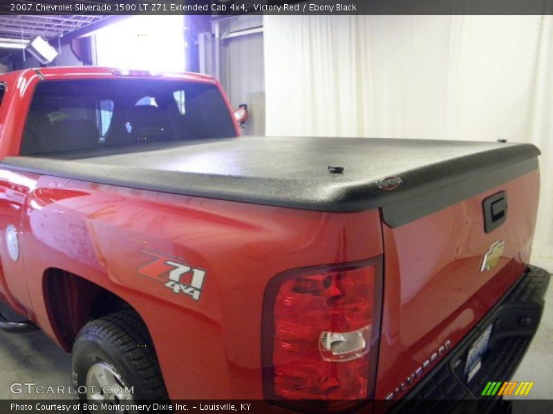 Victory Red / Ebony Black 2007 Chevrolet Silverado 1500 LT Z71 Extended Cab 4x4