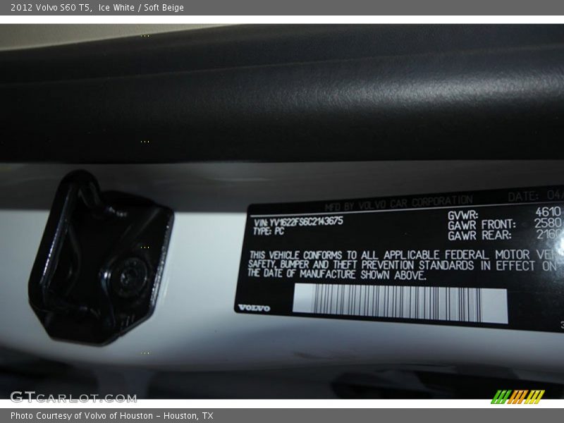 Ice White / Soft Beige 2012 Volvo S60 T5
