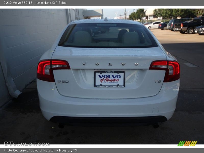 Ice White / Soft Beige 2012 Volvo S60 T5