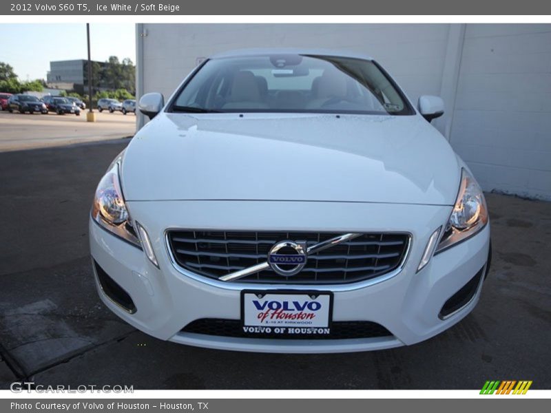 Ice White / Soft Beige 2012 Volvo S60 T5