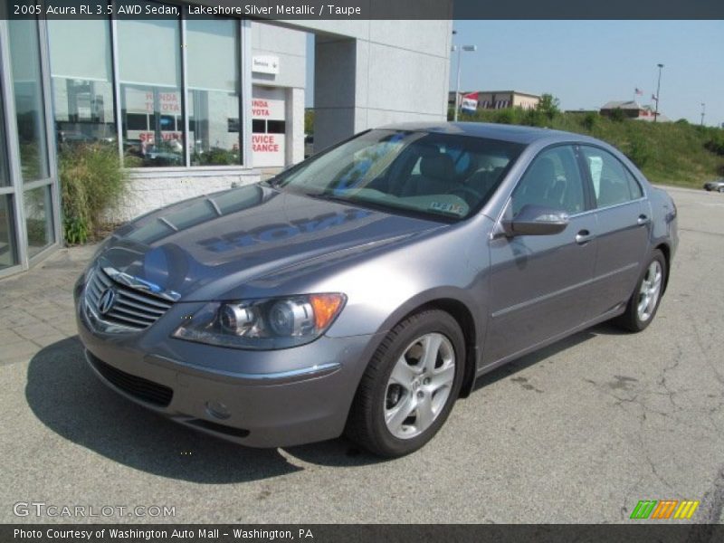 Front 3/4 View of 2005 RL 3.5 AWD Sedan