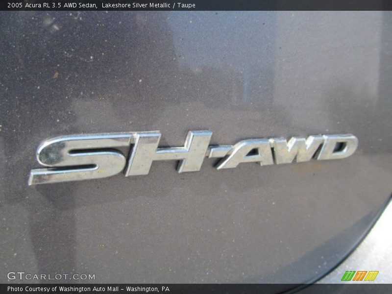  2005 RL 3.5 AWD Sedan Logo
