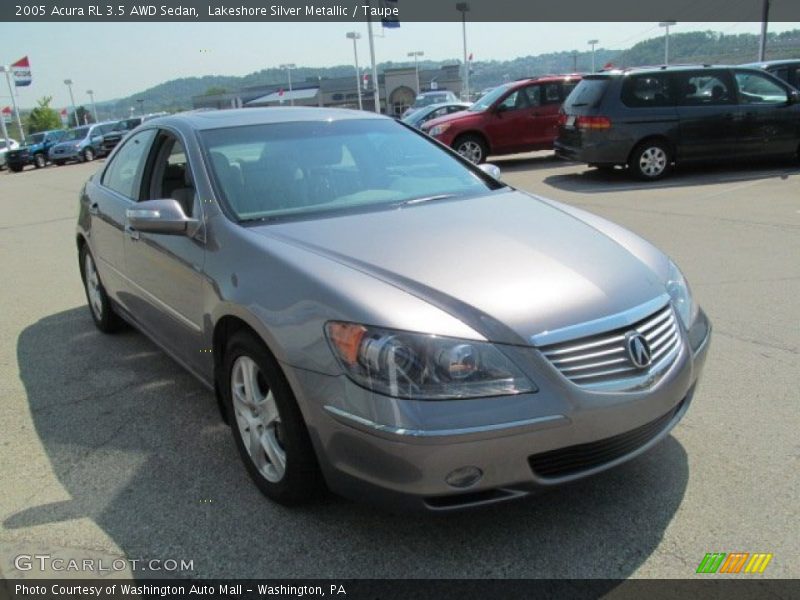 Front 3/4 View of 2005 RL 3.5 AWD Sedan