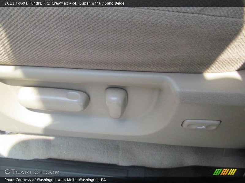 Super White / Sand Beige 2011 Toyota Tundra TRD CrewMax 4x4