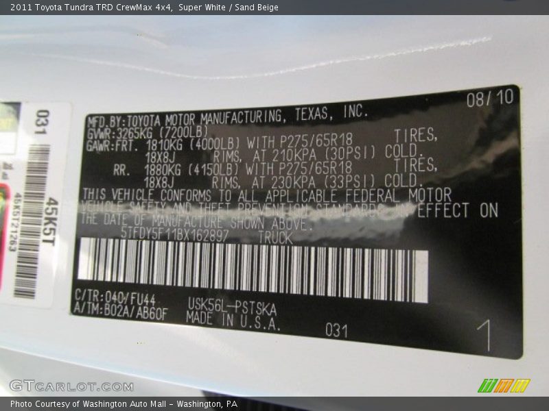 Super White / Sand Beige 2011 Toyota Tundra TRD CrewMax 4x4