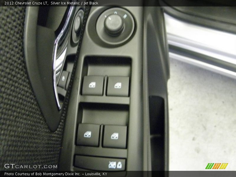 Silver Ice Metallic / Jet Black 2012 Chevrolet Cruze LT