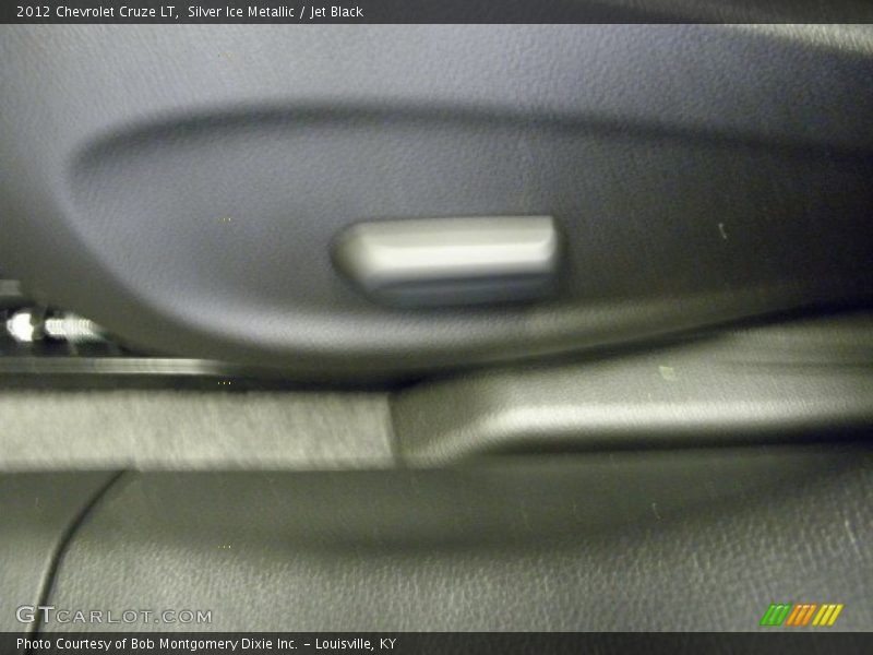 Silver Ice Metallic / Jet Black 2012 Chevrolet Cruze LT