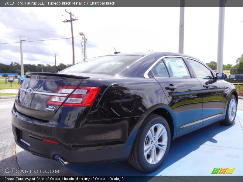Tuxedo Black Metallic / Charcoal Black 2013 Ford Taurus SEL