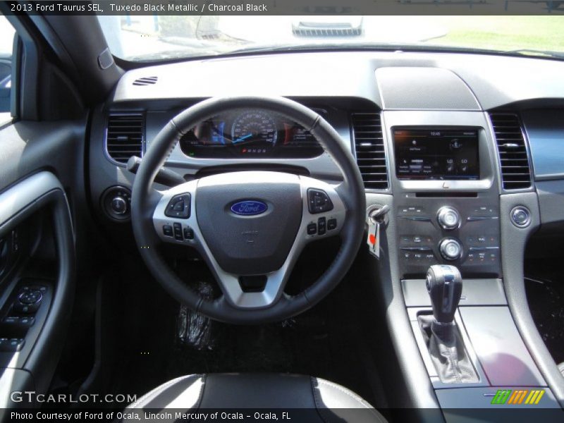 Dashboard of 2013 Taurus SEL
