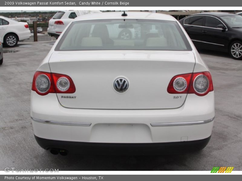 Candy White / Cornsilk Beige 2009 Volkswagen Passat Komfort Sedan