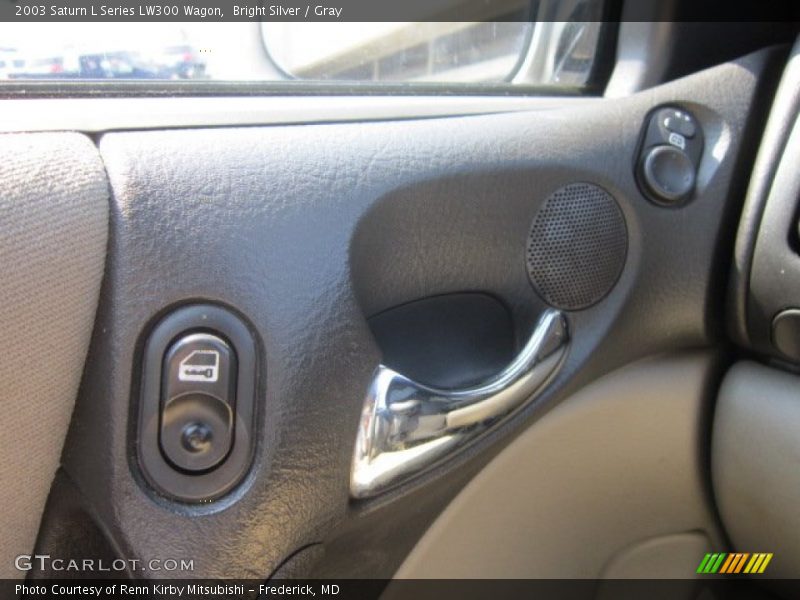 Bright Silver / Gray 2003 Saturn L Series LW300 Wagon