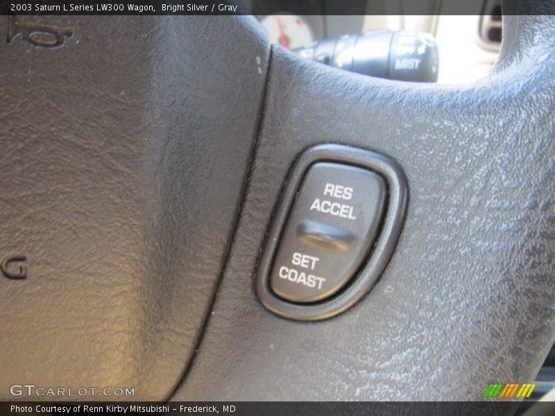 Bright Silver / Gray 2003 Saturn L Series LW300 Wagon