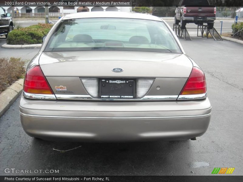 Arizona Beige Metallic / Medium Parchment 2001 Ford Crown Victoria