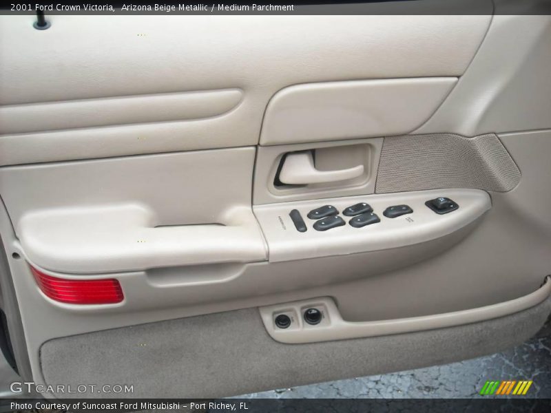 Arizona Beige Metallic / Medium Parchment 2001 Ford Crown Victoria