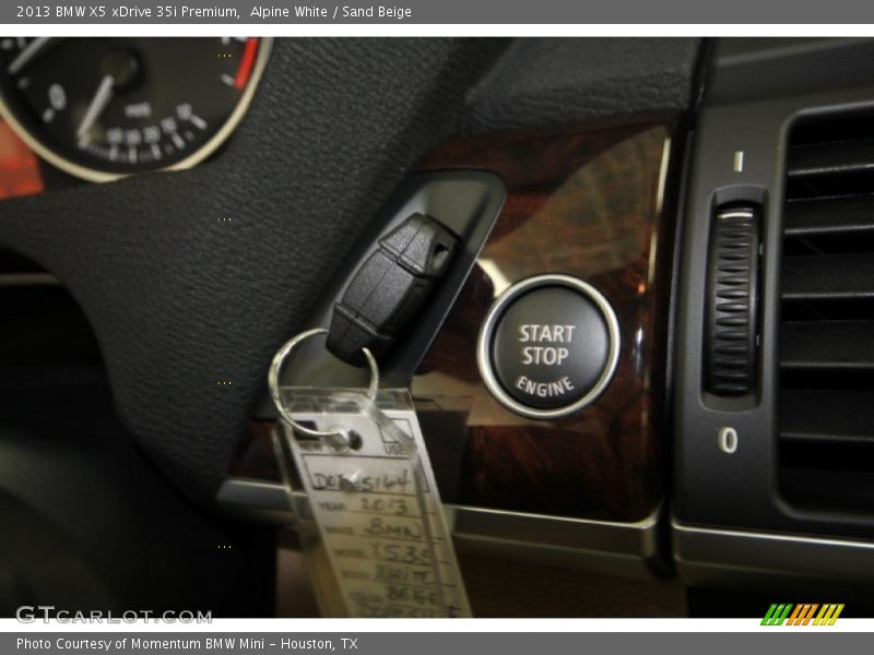 Alpine White / Sand Beige 2013 BMW X5 xDrive 35i Premium