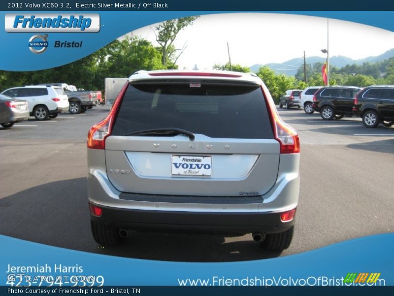 Electric Silver Metallic / Off Black 2012 Volvo XC60 3.2