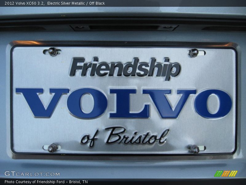 Electric Silver Metallic / Off Black 2012 Volvo XC60 3.2
