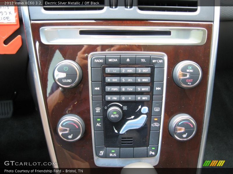Electric Silver Metallic / Off Black 2012 Volvo XC60 3.2
