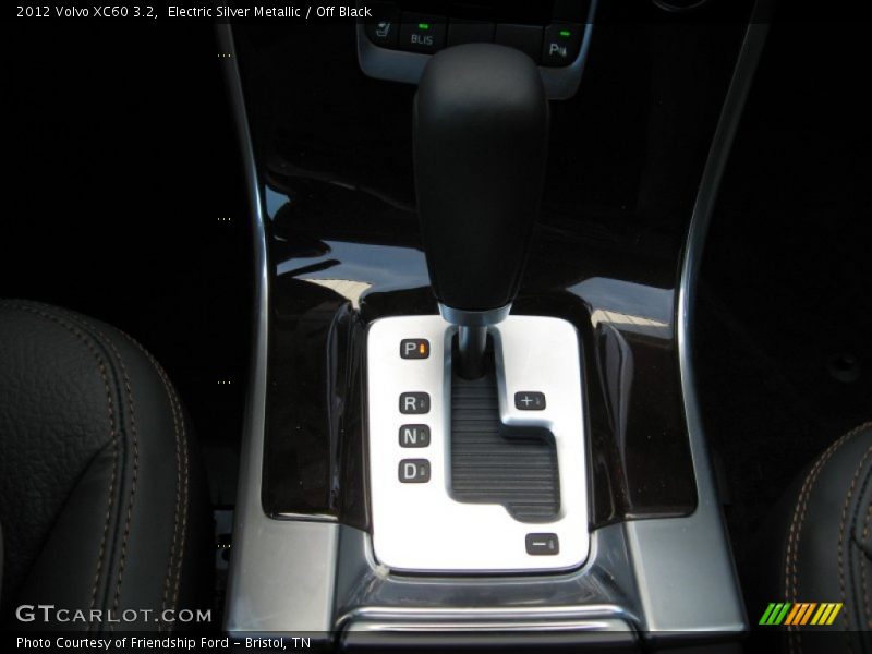 Electric Silver Metallic / Off Black 2012 Volvo XC60 3.2