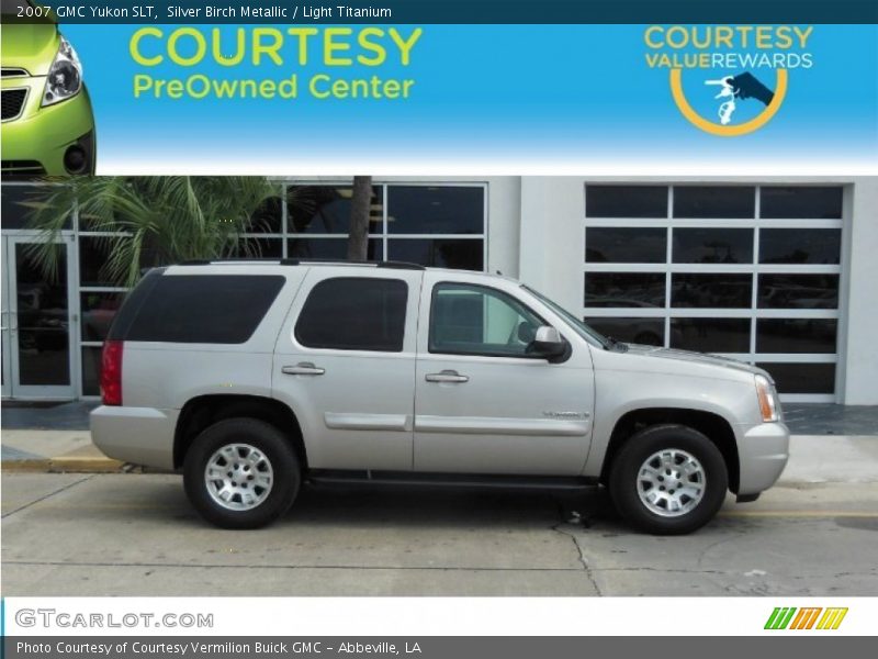 Silver Birch Metallic / Light Titanium 2007 GMC Yukon SLT